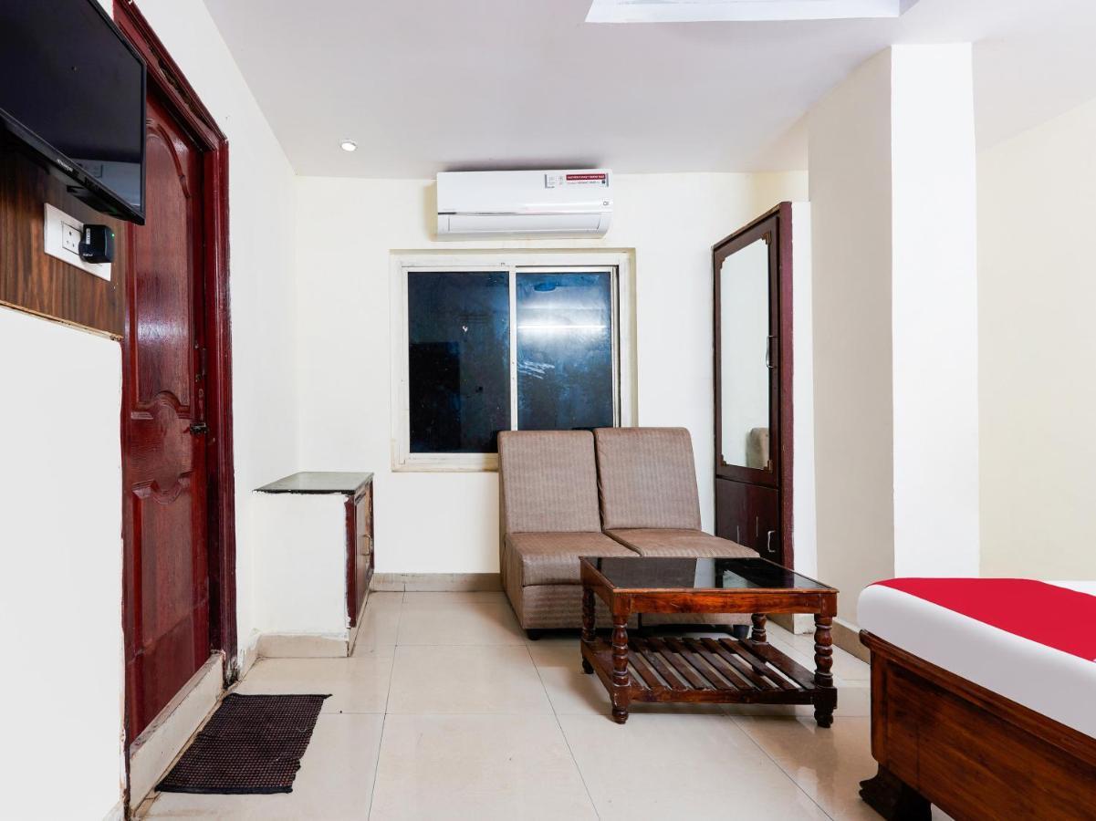 Spot On Hotel Supriya Vijayawāda エクステリア 写真